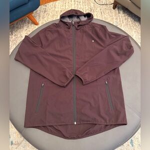 Vuori Outdoor Trainer Shell
Jacket Men M Burgundy Purple Full
Zip Light Weight
